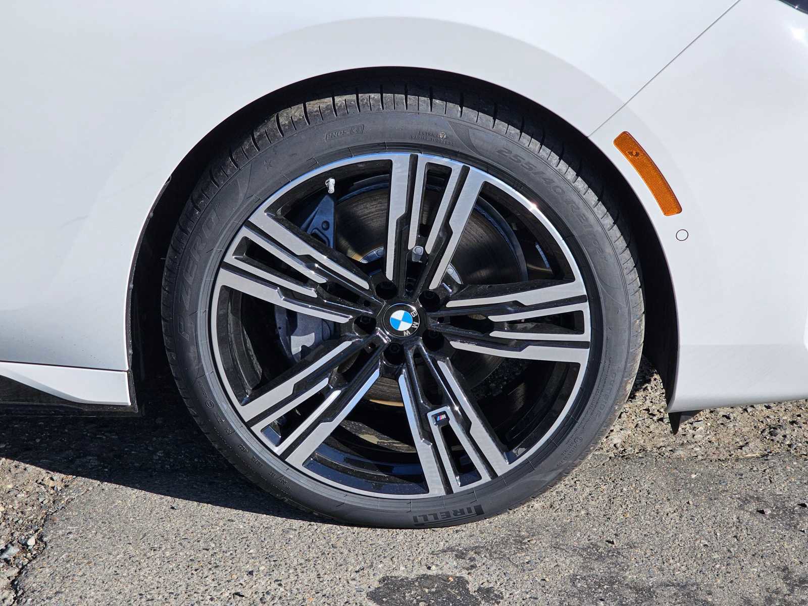 New 2024 BMW i7 xDrive60 image 9