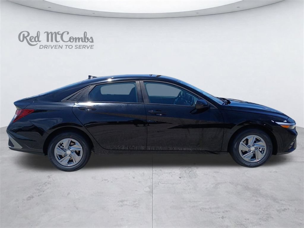 New 2026 Hyundai Elantra SE FWD image 6