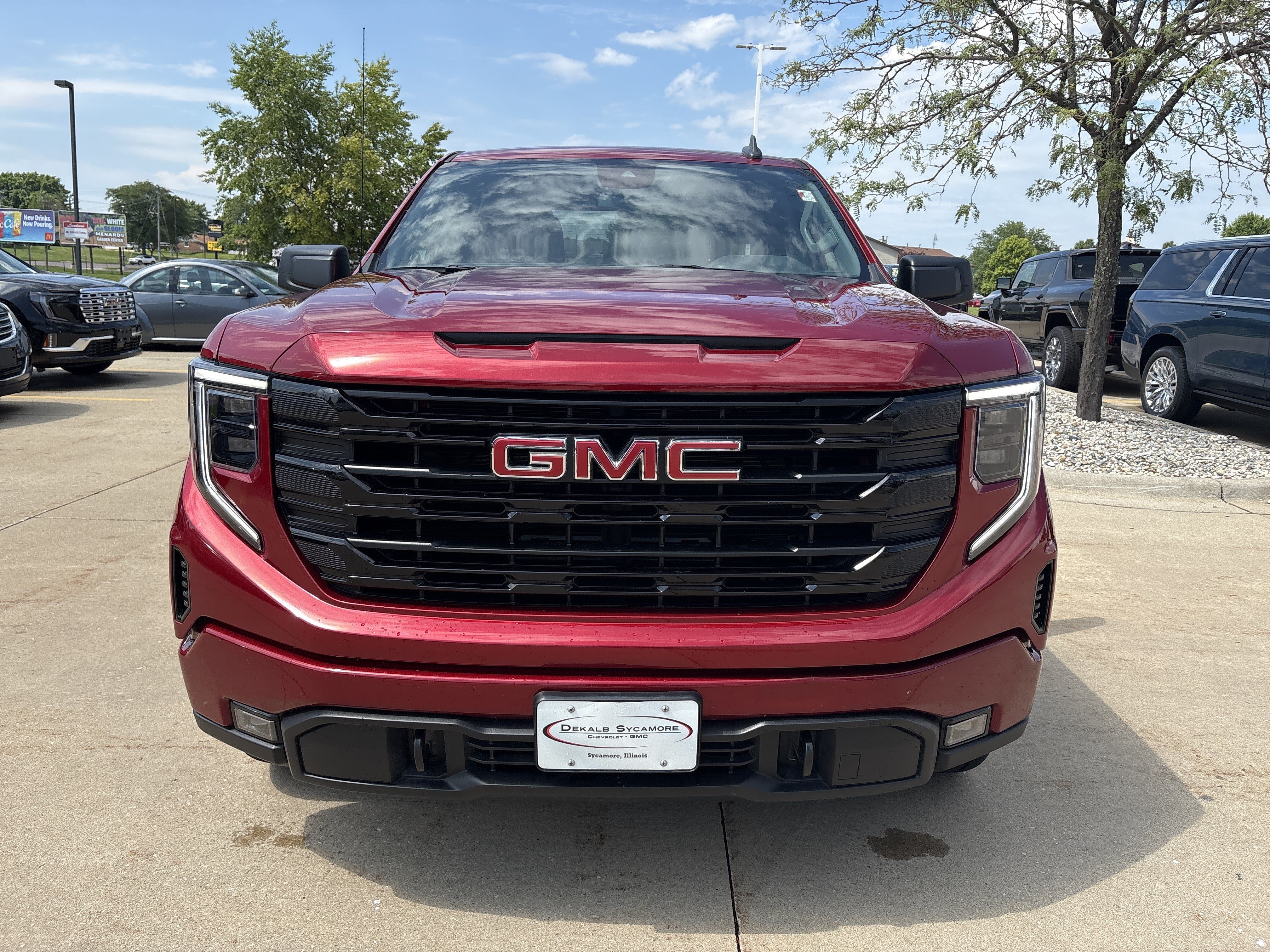 Used 2023 GMC Sierra 1500 Elevation AWD/4WD image 8