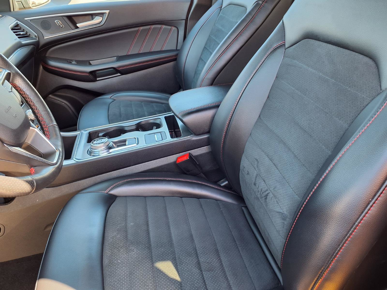 Used 2024 Ford Edge ST-Line AWD/4WD image 3