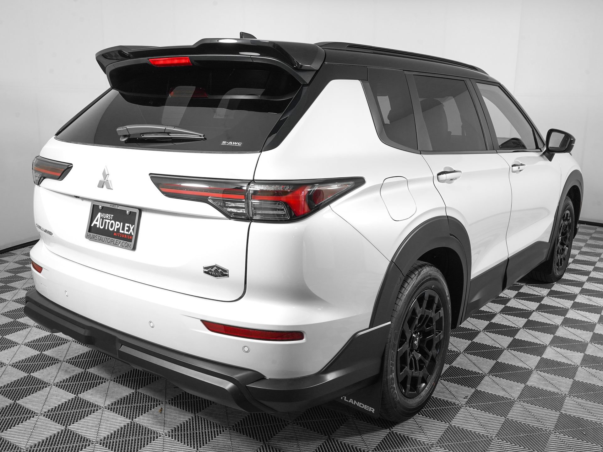 New 2026 Mitsubishi Outlander AWD image 6
