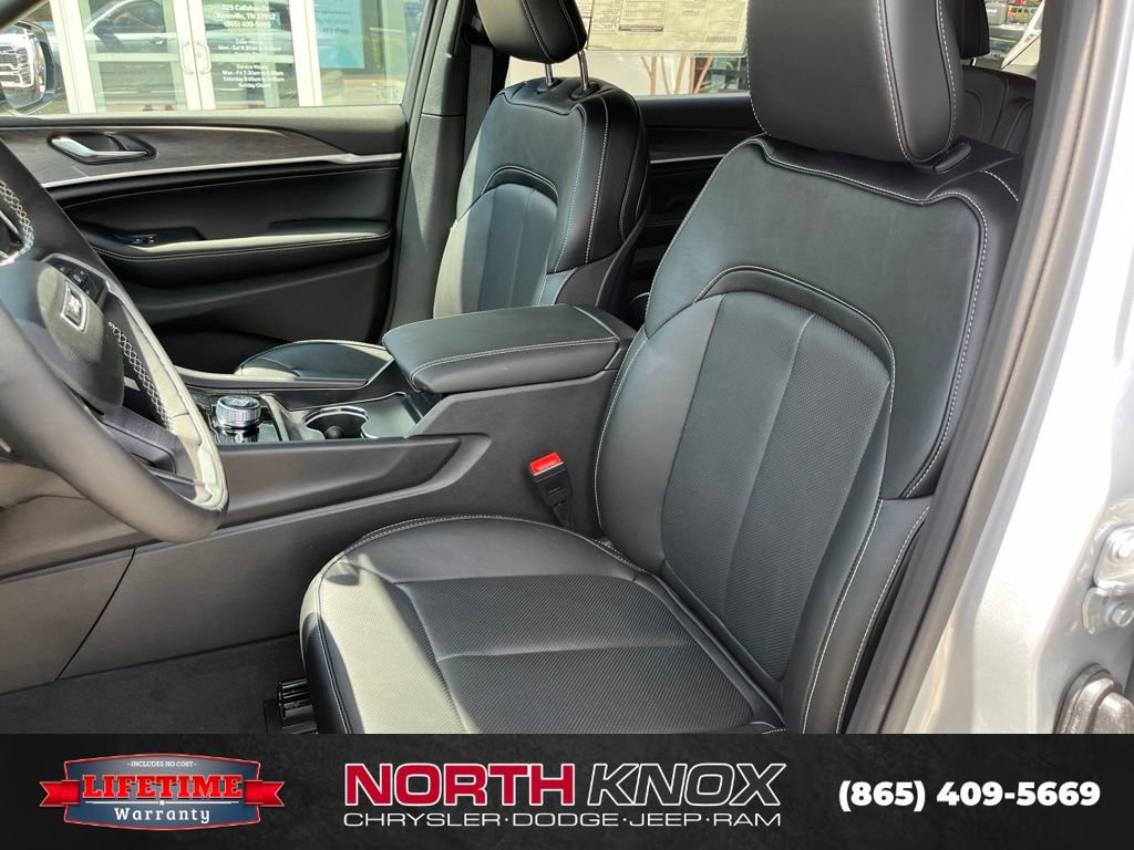 New 2026 Jeep Grand Cherokee L Limited AWD/4WD image 4