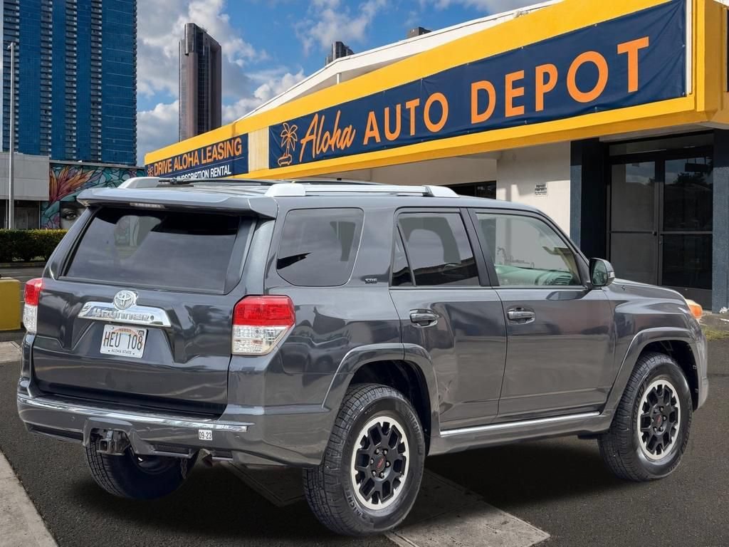 Used 2013 Toyota 4Runner SR5 AWD/4WD image 5
