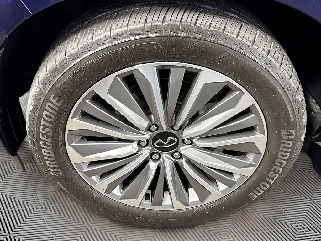 Used 2025 INFINITI QX80 Sensory image 34