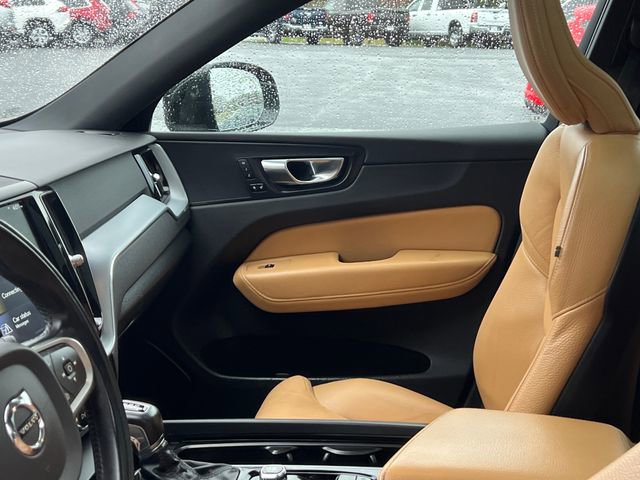 Used 2019 Volvo XC60 T6 Momentum w/ Premium Package image 22