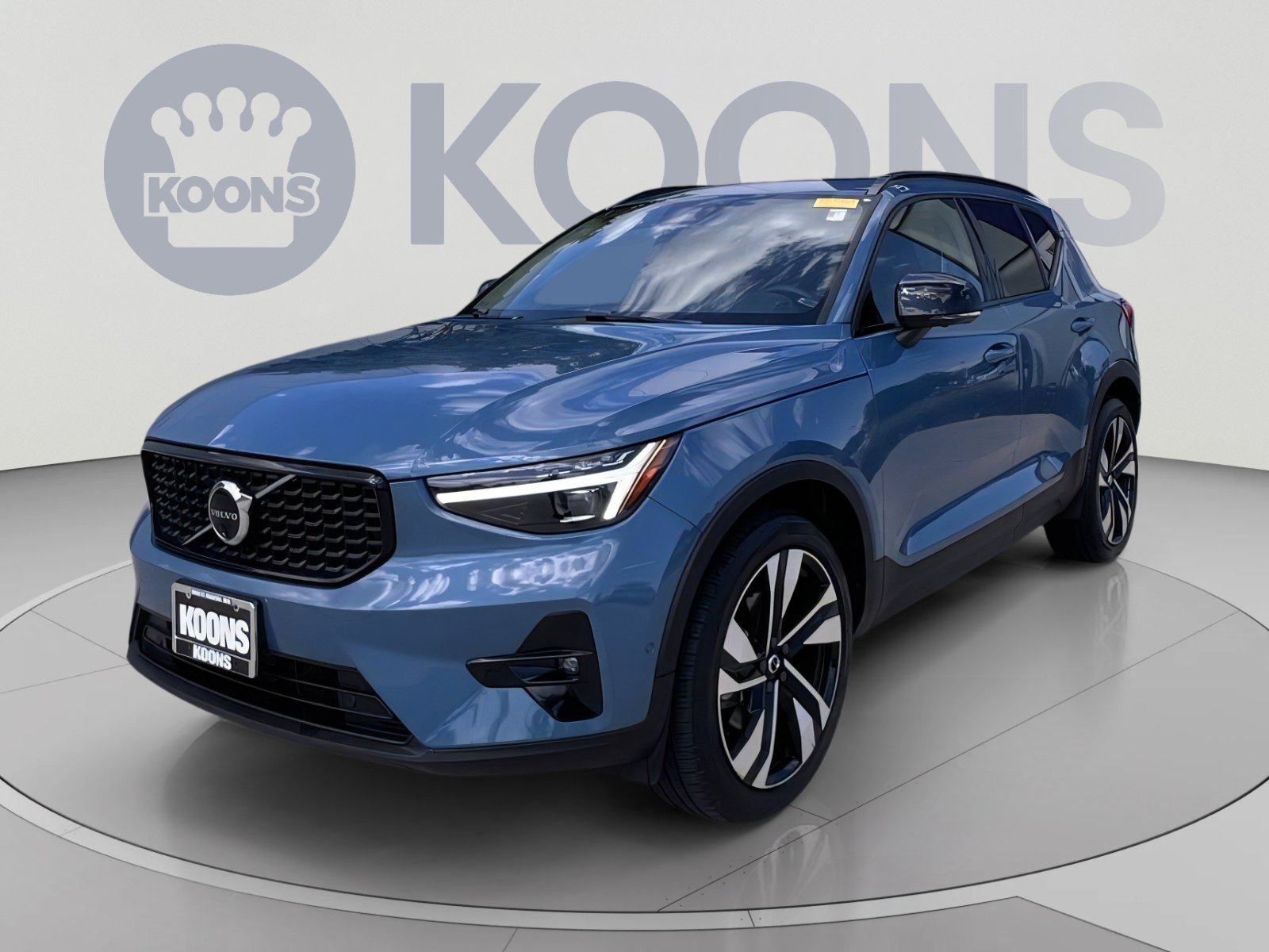Used 2024 Volvo XC40 B5 Ultimate w/ Protection Package Premier