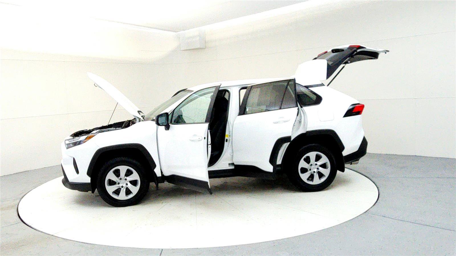 Used 2023 Toyota RAV4 LE image 10