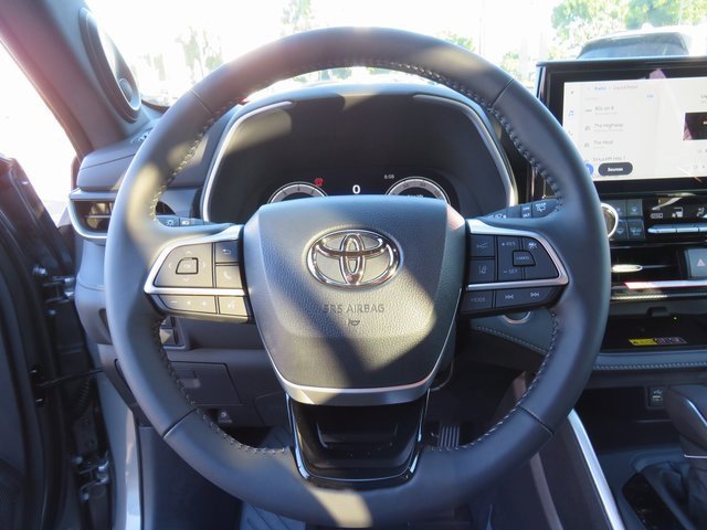 New 2026 Toyota Highlander XSE image 37