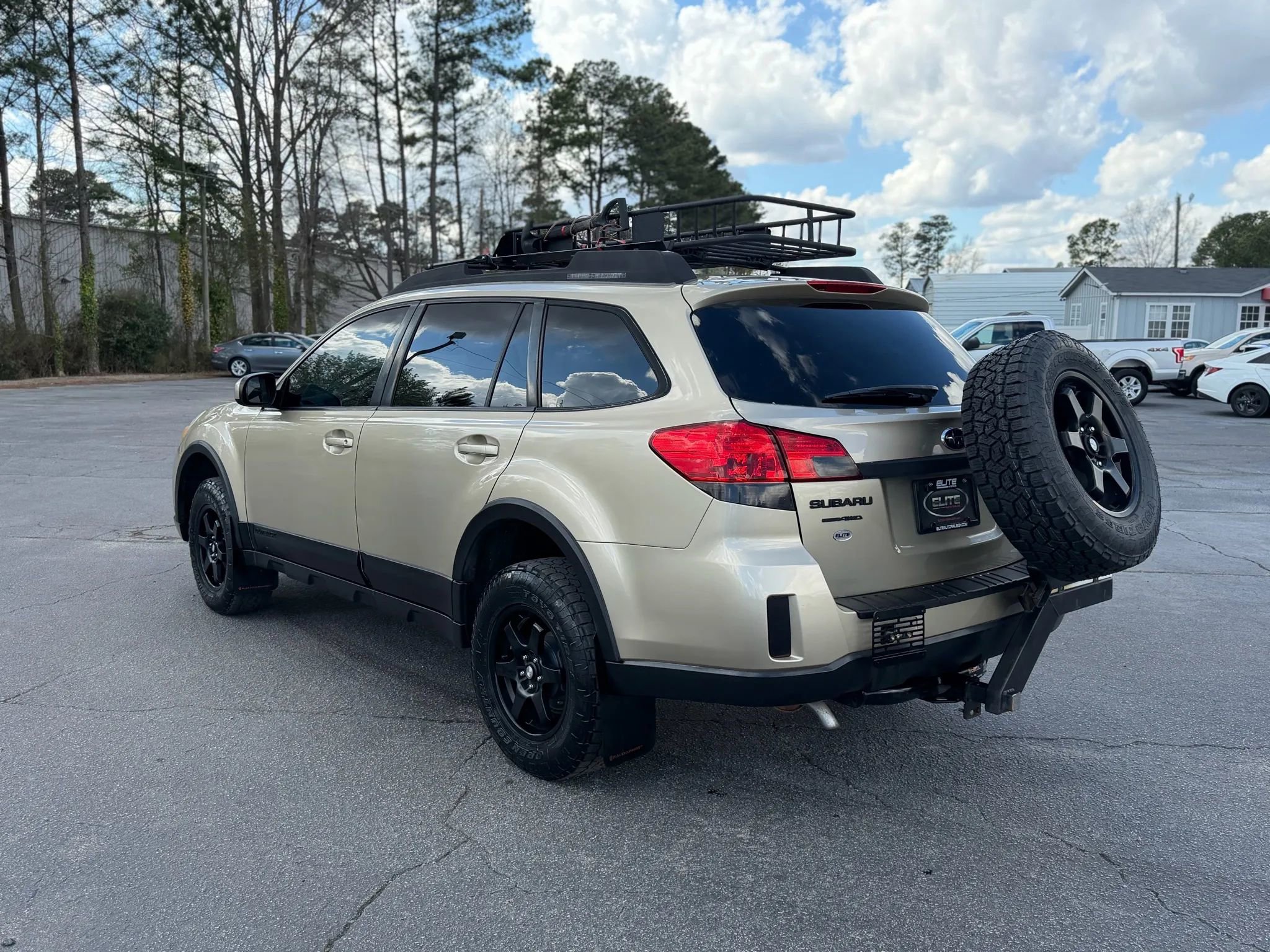 Used 2010 Subaru Outback 2.5i Limited image 10