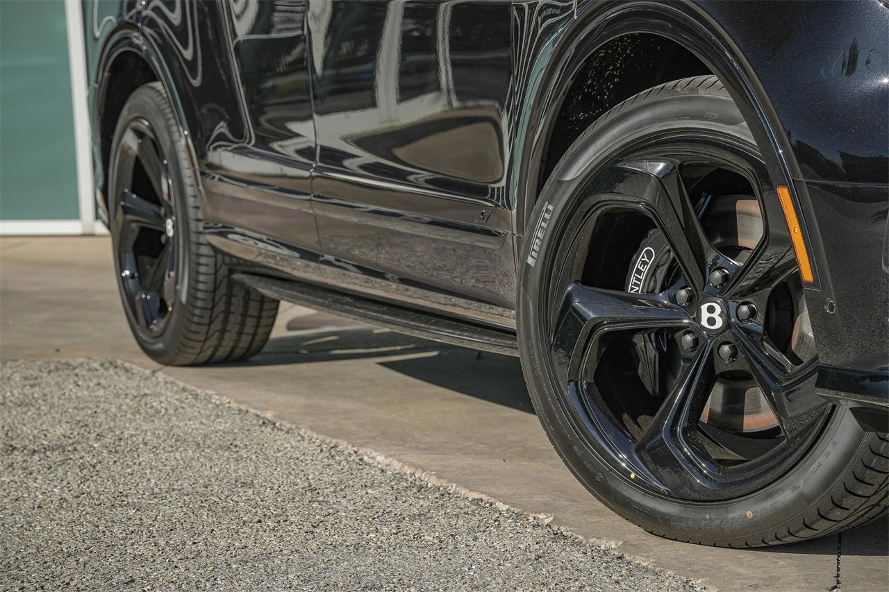 New 2025 Bentley Bentayga image 6