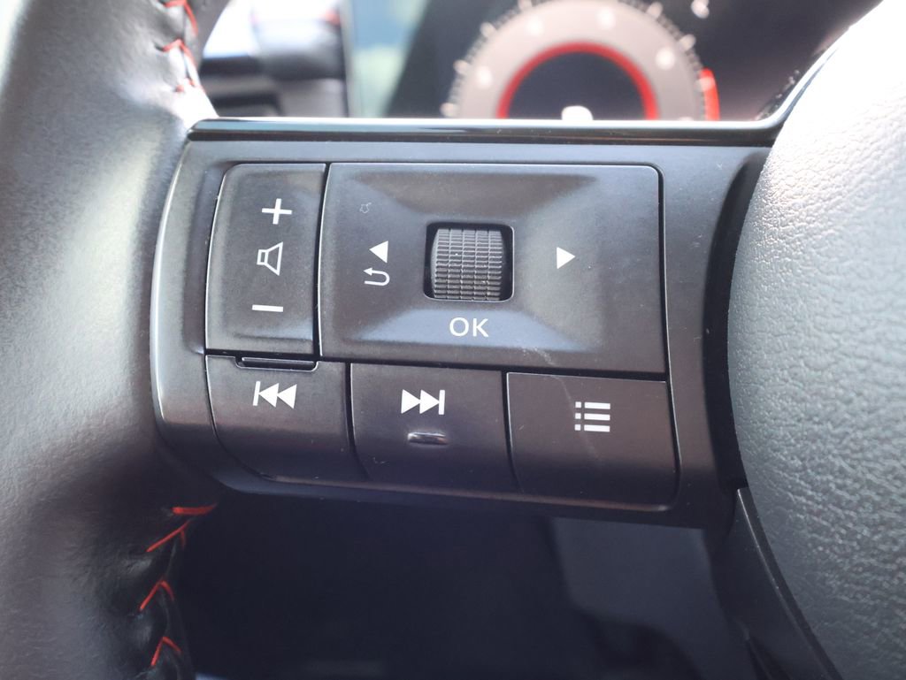 Used 2025 Nissan Kicks SR image 15