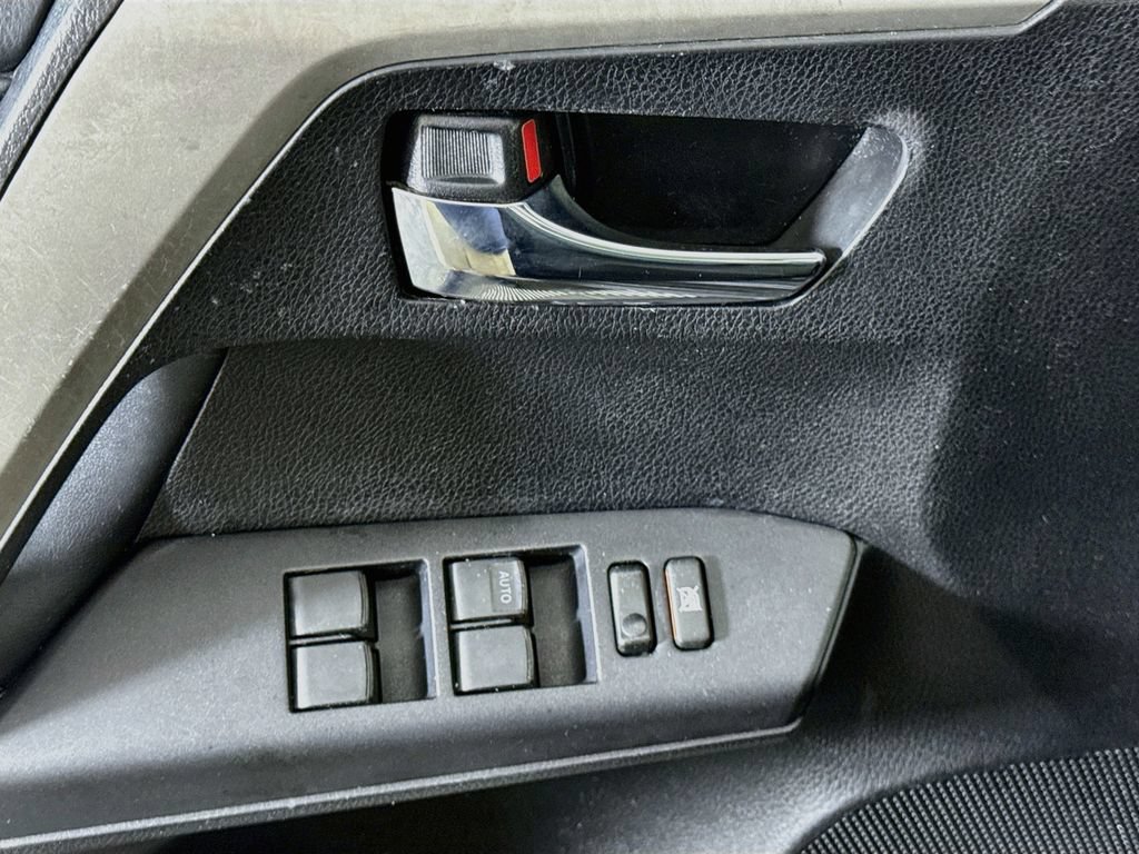 Used 2016 Toyota RAV4 XLE w/ Protection Package AWD/4WD image 22