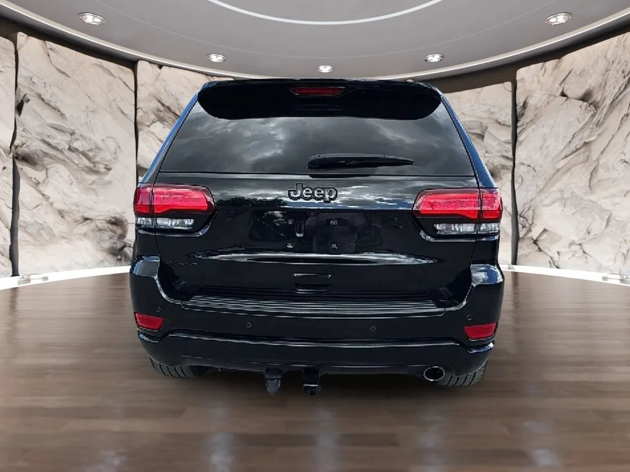 Used 2018 Jeep Grand Cherokee Altitude AWD/4WD image 32