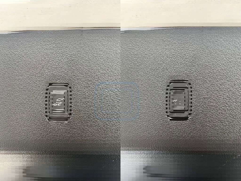 Used 2023 Chevrolet Traverse RS image 59