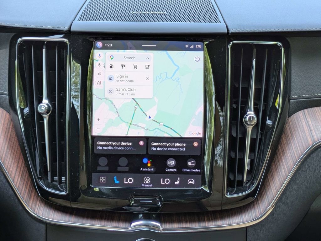 Certified 2023 Volvo XC60 B5 Ultimate w/ Protection Package Premier FWD image 18