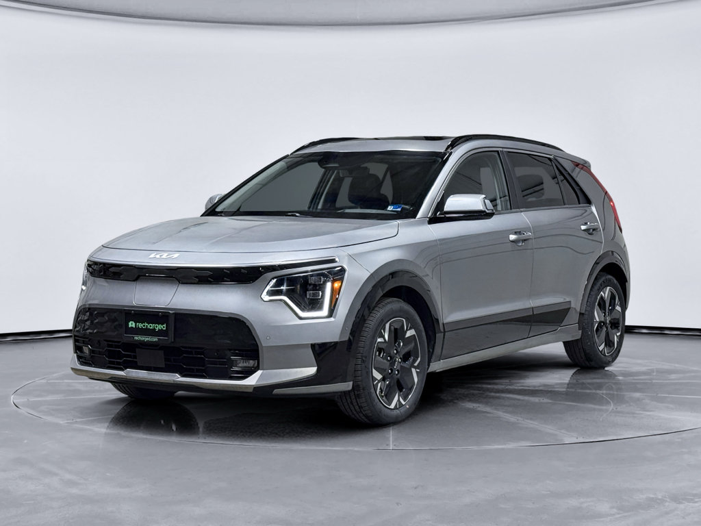Used 2023 Kia Niro Wave w/ Wave Preserve Package FWD image 1