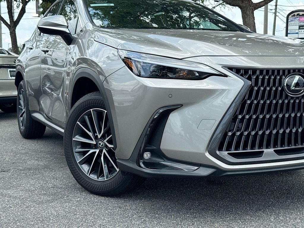 Used 2025 Lexus NX 250 FWD w/ Accessory Package (Z1) image 10