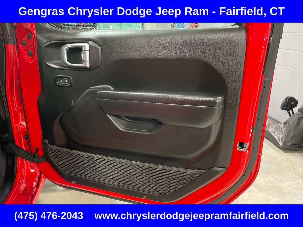 Used 2024 Jeep Wrangler Unlimited w/ Convenience Group AWD/4WD image 10