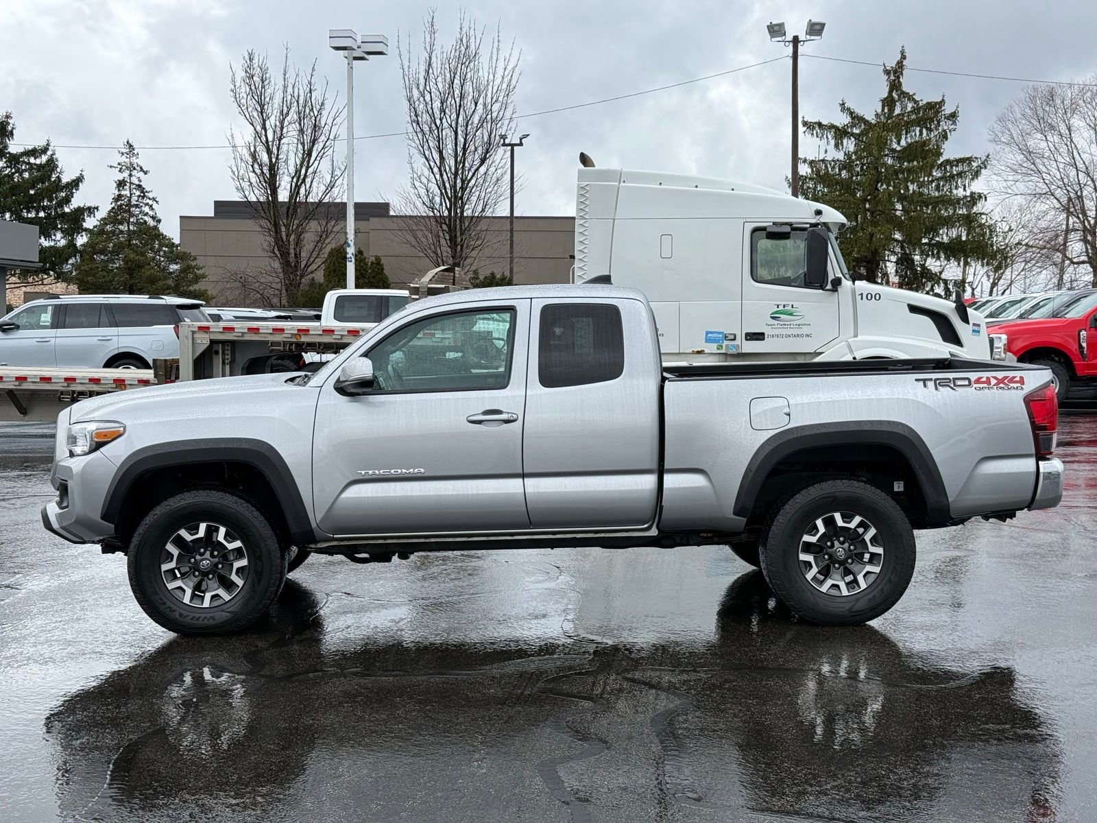 Used 2018 Toyota Tacoma TRD Off-Road image 6