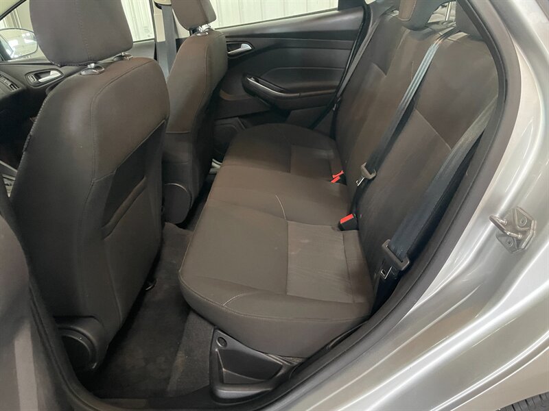Used 2016 Ford Focus SE w/ SE Cold Weather Package FWD image 17