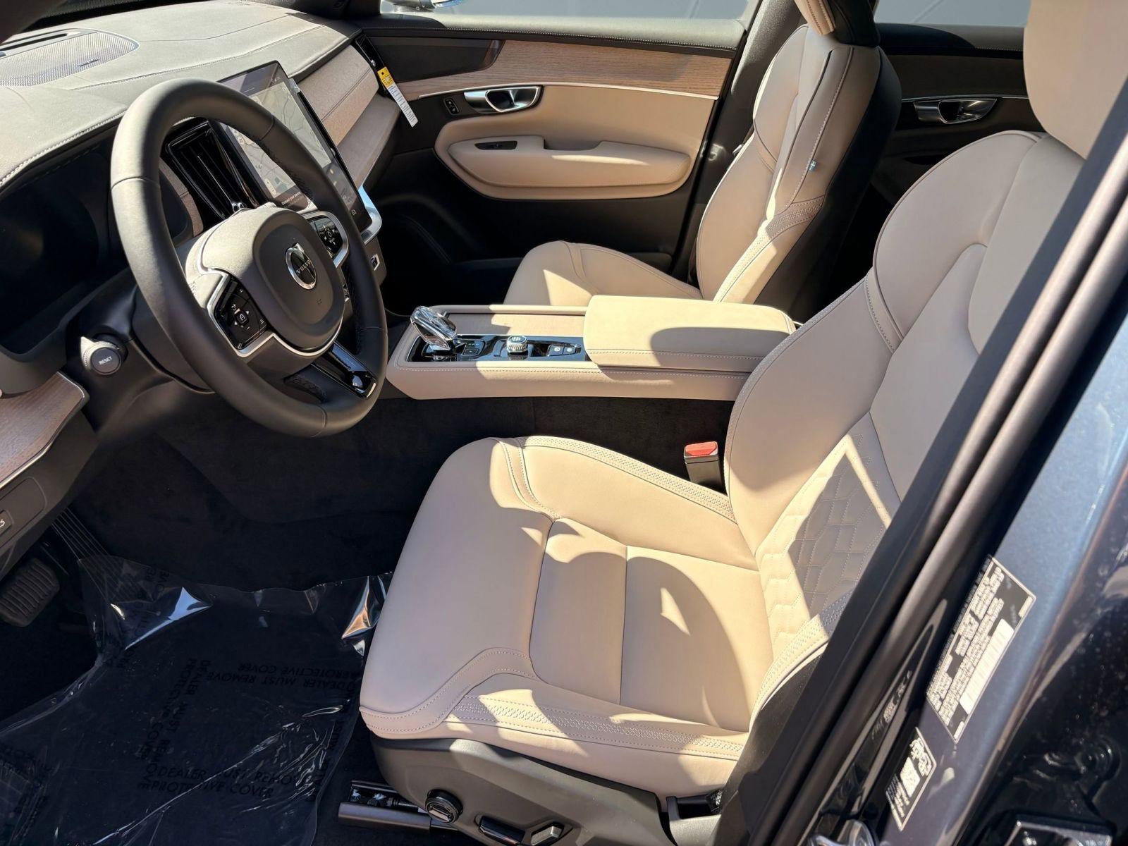 New 2026 Volvo XC90 B6 Plus w/ Protection Package image 5