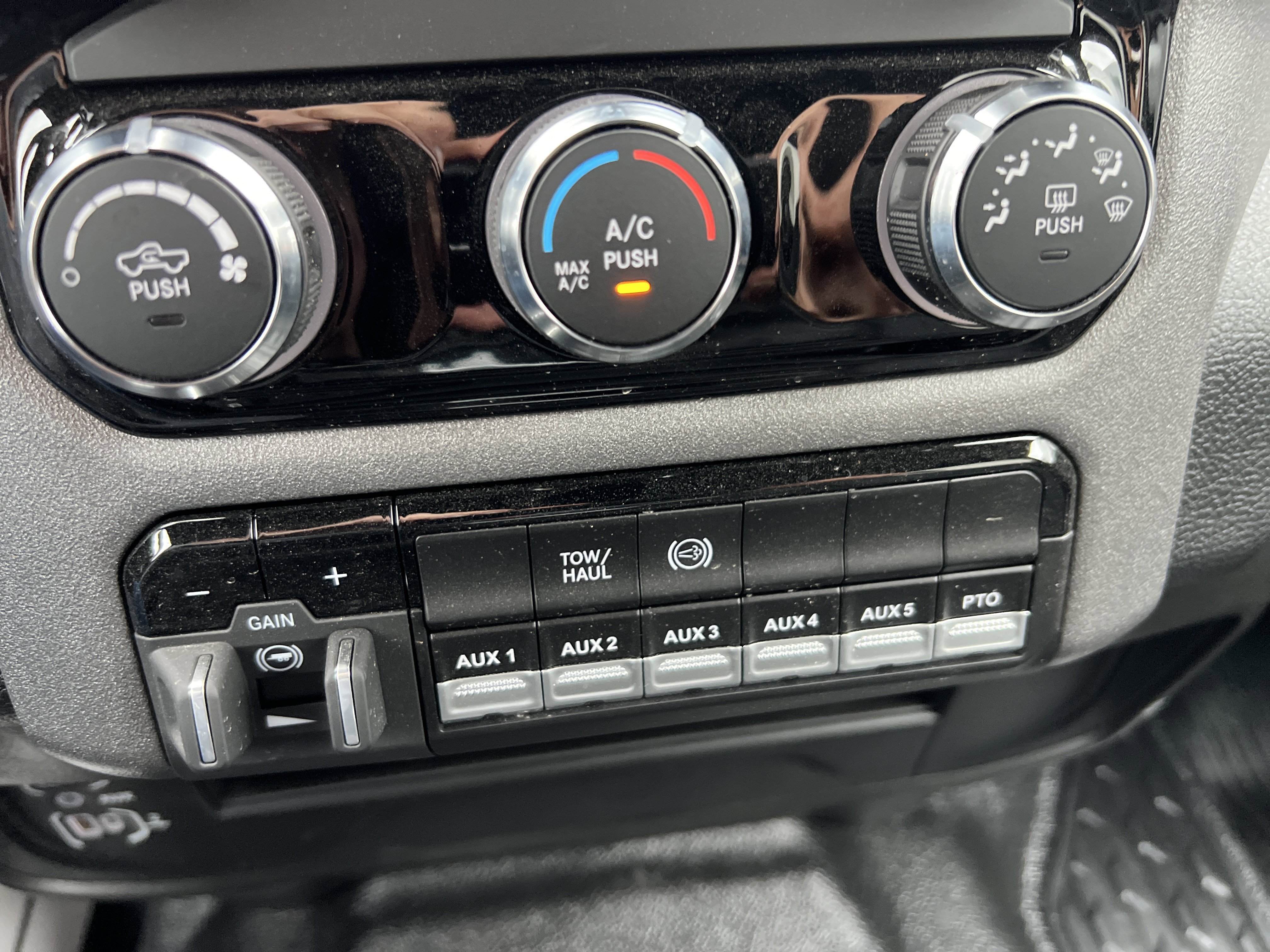 Used 2025 RAM 5500 Tradesman image 19