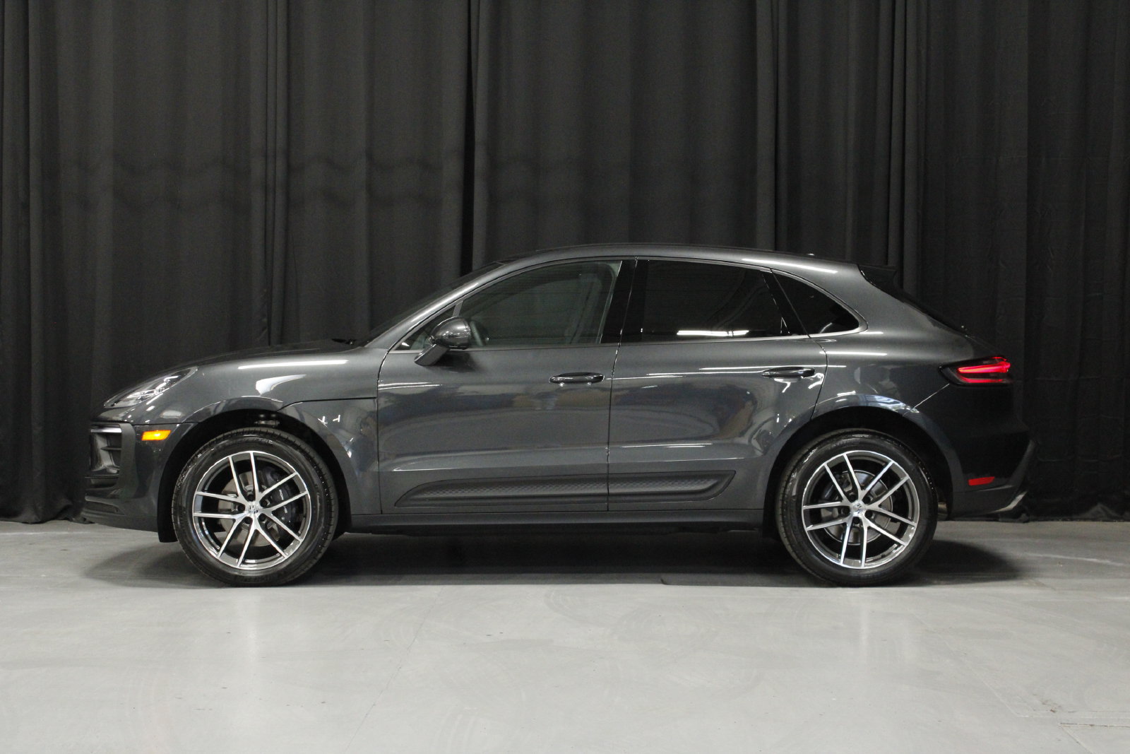 New 2026 Porsche Macan AWD/4WD image 2