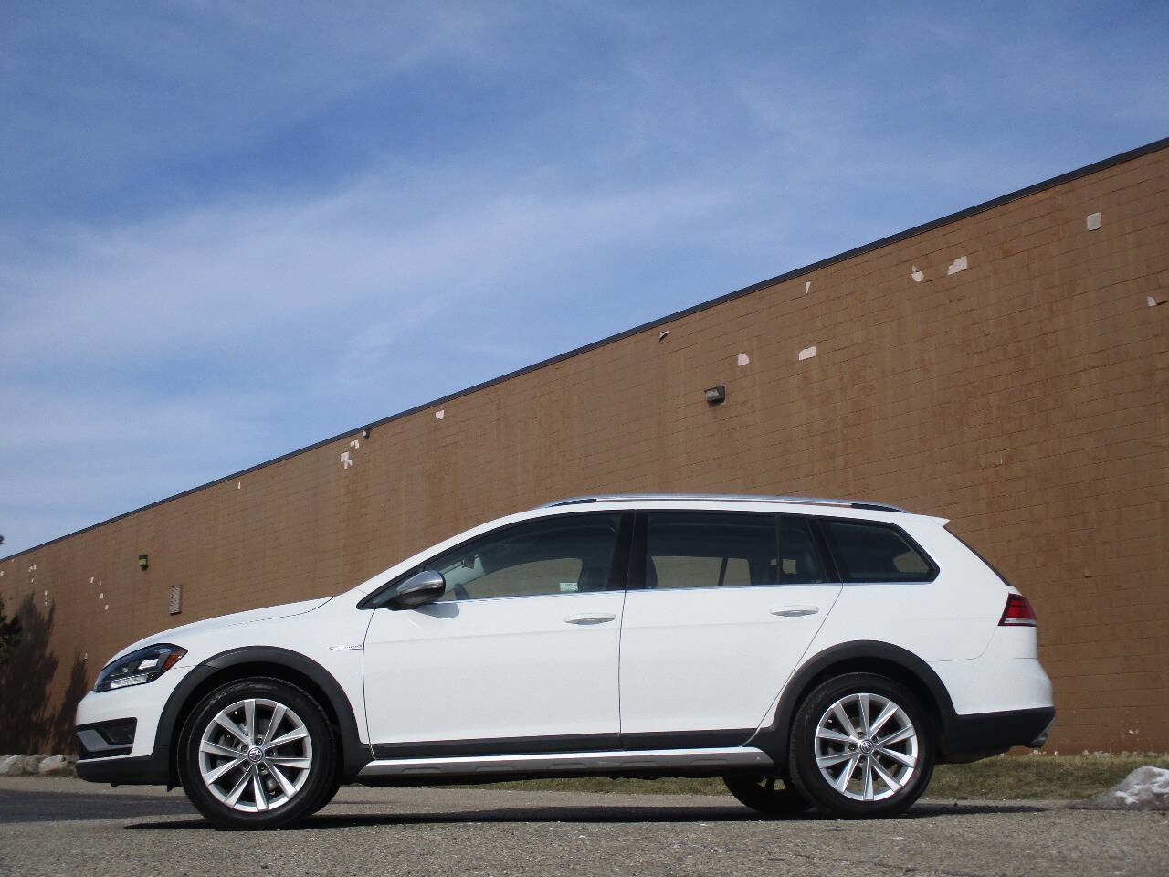 Used 2018 Volkswagen Golf Alltrack SE image 4