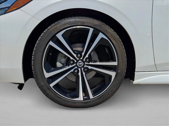 Used 2022 Nissan Sentra SR w/ Lighting Package FWD image 24