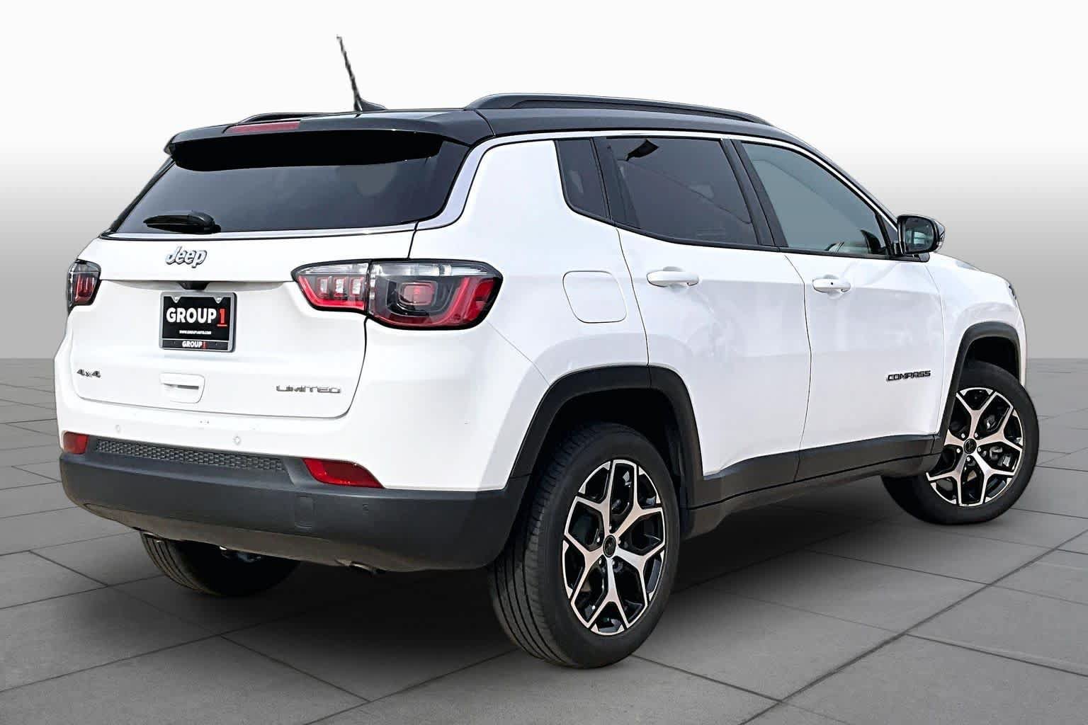 Used 2025 Jeep Compass Limited AWD/4WD image 12