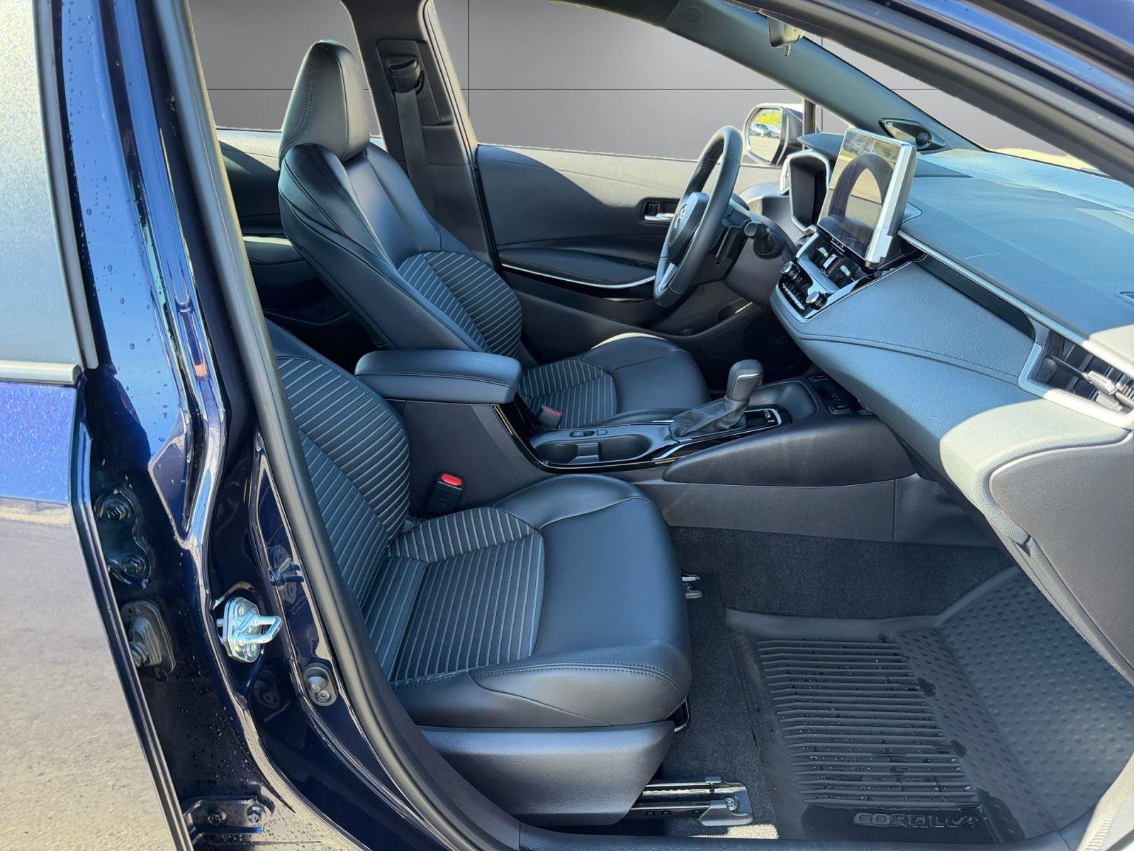 Used 2025 Toyota Corolla XSE image 7