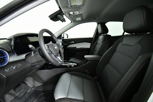 New 2026 Chevrolet Trax LT w/ Driver Confidence Package image 5