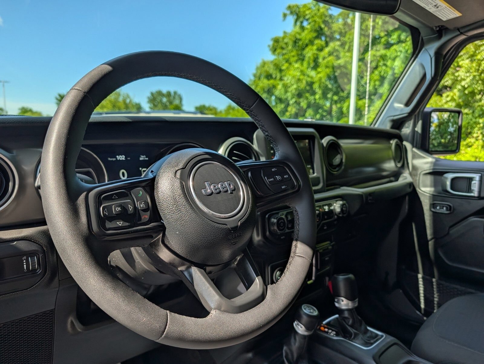 Used 2023 Jeep Gladiator Sport AWD/4WD image 31