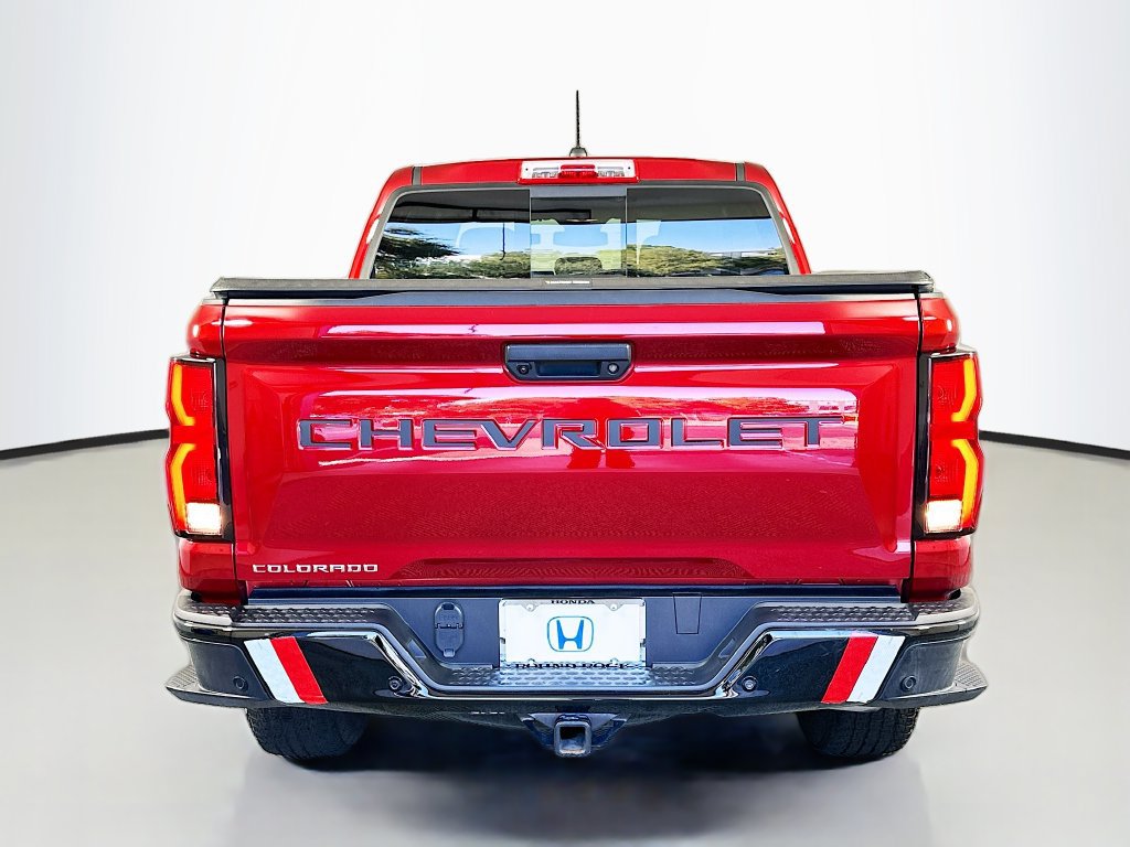 Used 2025 Chevrolet Colorado Z71 w/ Technology Package AWD/4WD image 6