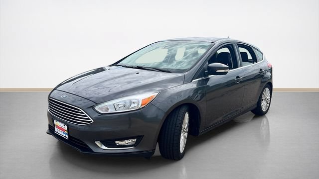 Used 2016 Ford Focus Titanium w/ Titanium Technology Package FWD image 6
