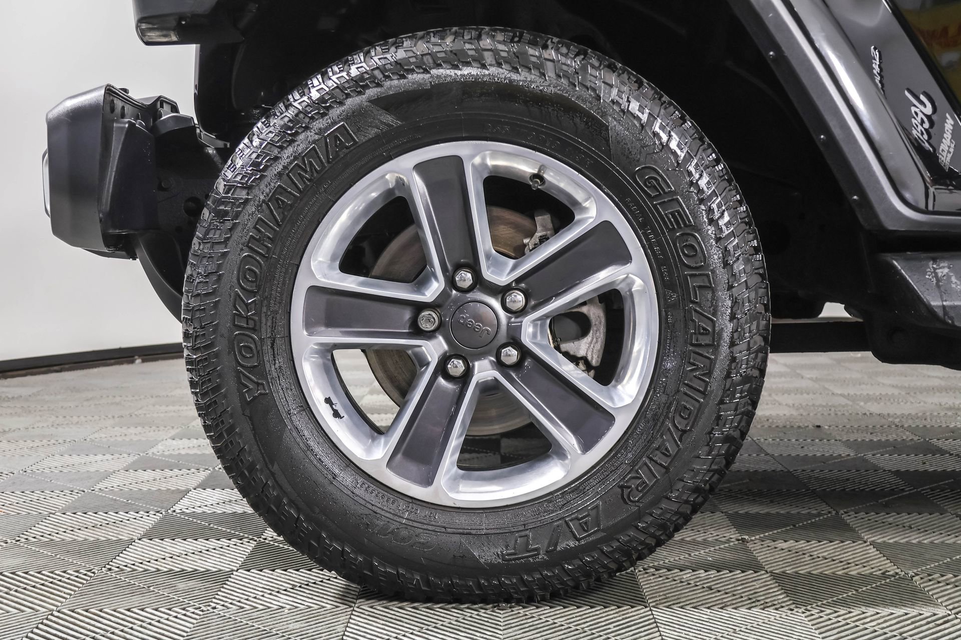 Used 2020 Jeep Wrangler Unlimited Sahara image 13