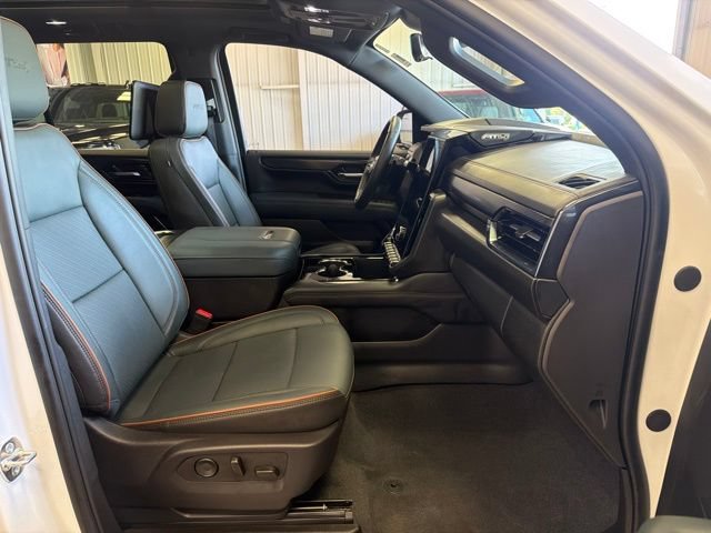 Used 2025 GMC Yukon AT4 w/ AT4 Premium Plus Package AWD/4WD image 27
