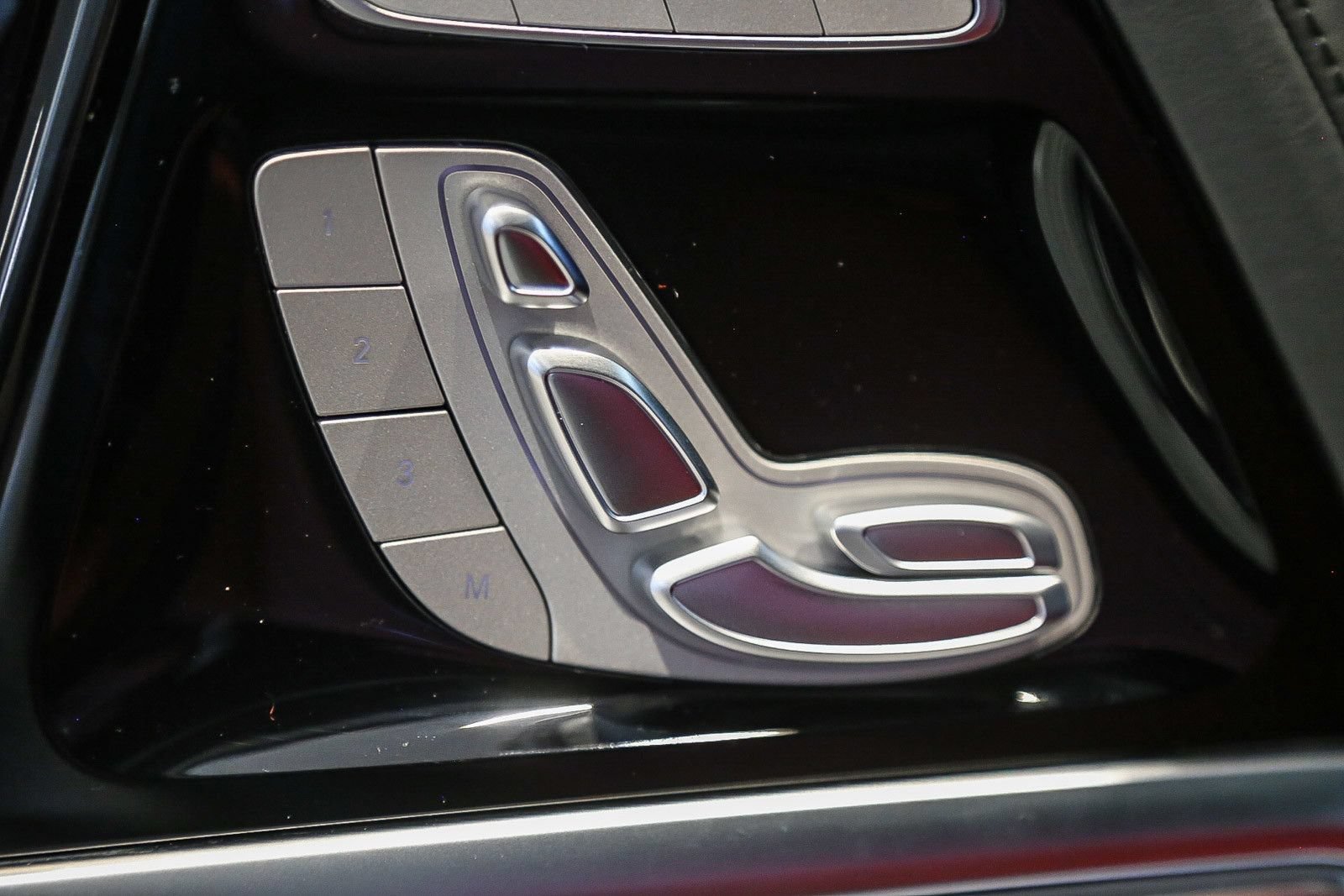 New 2024 Mercedes-Benz G 63 AMG 4MATIC image 18