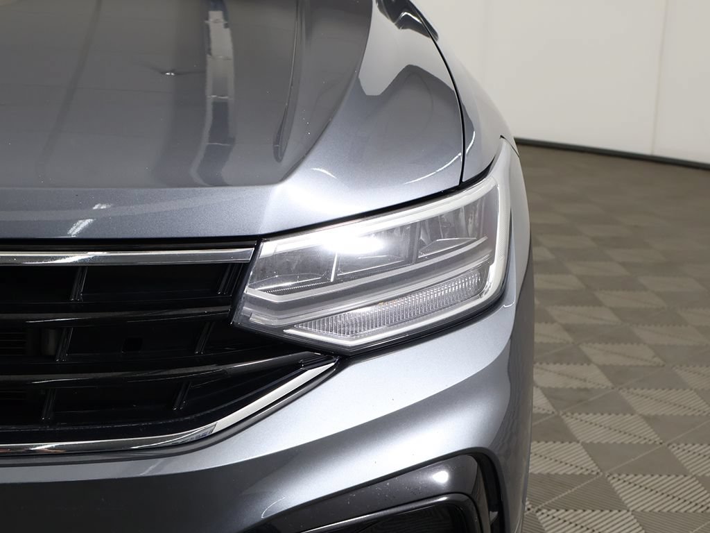 Used 2024 Volkswagen Tiguan SE R-Line FWD image 15