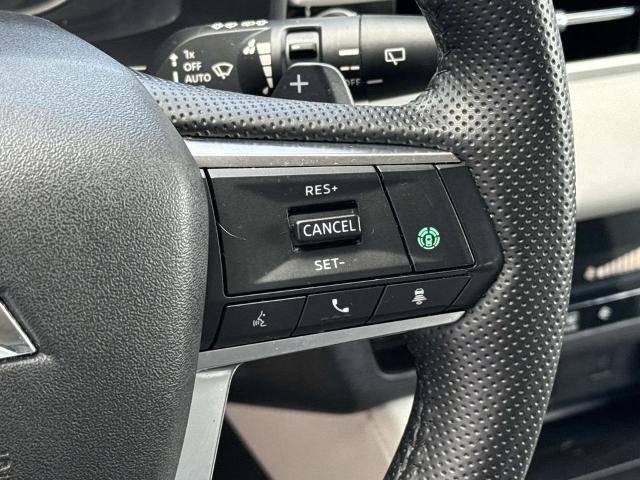 Used 2025 Mitsubishi Outlander AWD image 24