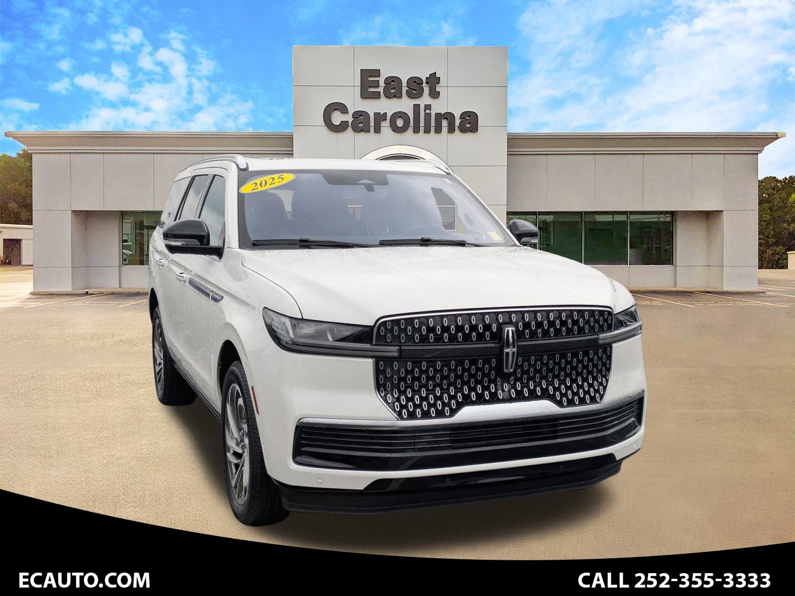 Used 2025 Lincoln Navigator Reserve AWD/4WD image 1