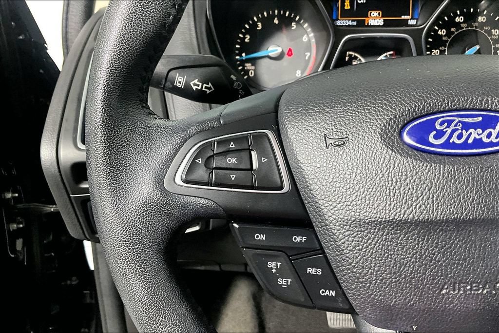 Used 2018 Ford Focus Titanium w/ Titanium Technology Package FWD image 18