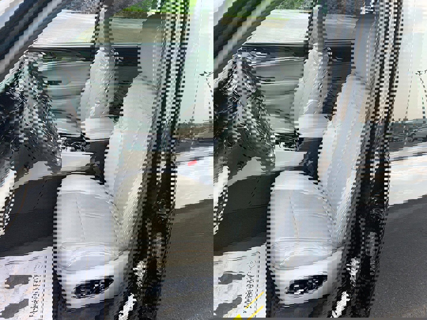 Used 2021 Jeep Grand Cherokee L Overland w/ Luxury Tech Group IV image 12