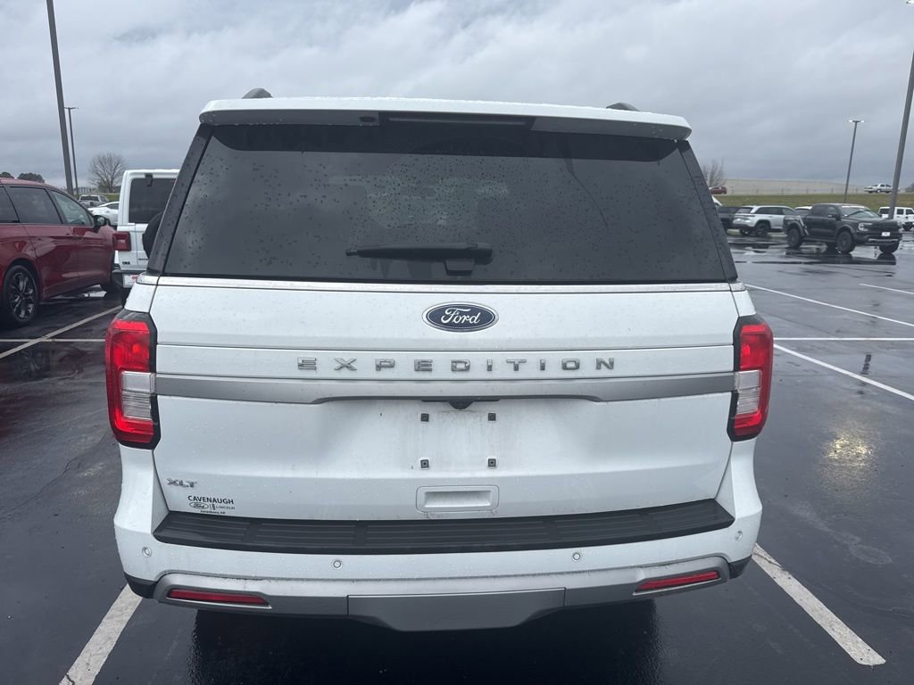 Used 2024 Ford Expedition XLT image 3