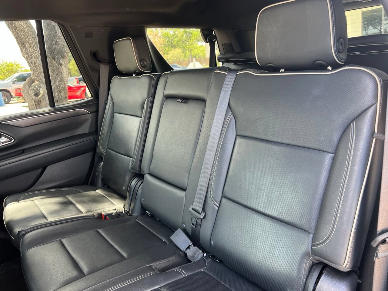 Used 2024 GMC Yukon SLT RWD image 23