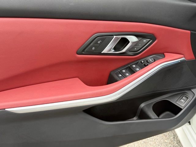 Used 2025 BMW 330i Sedan w/ M Sport Package image 17