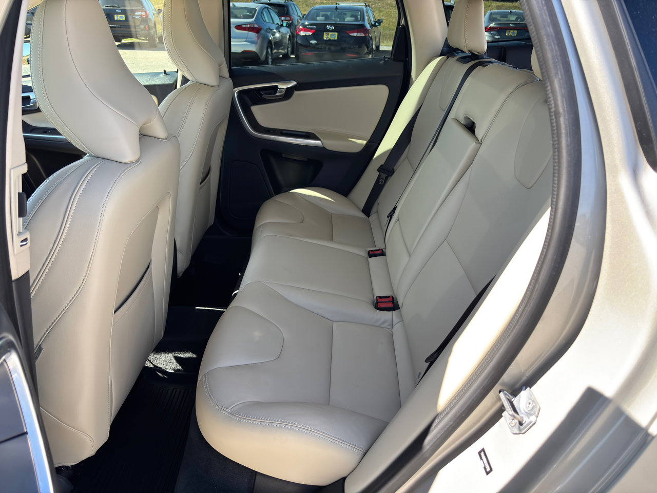 Used 2017 Volvo XC60 T6 Dynamic w/ Preferred Option Package AWD/4WD image 21