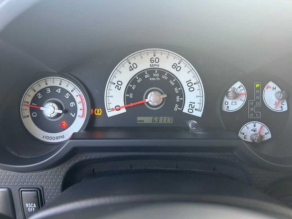 Used 2014 Toyota FJ Cruiser 4WD w/ Upgrade Package image 18