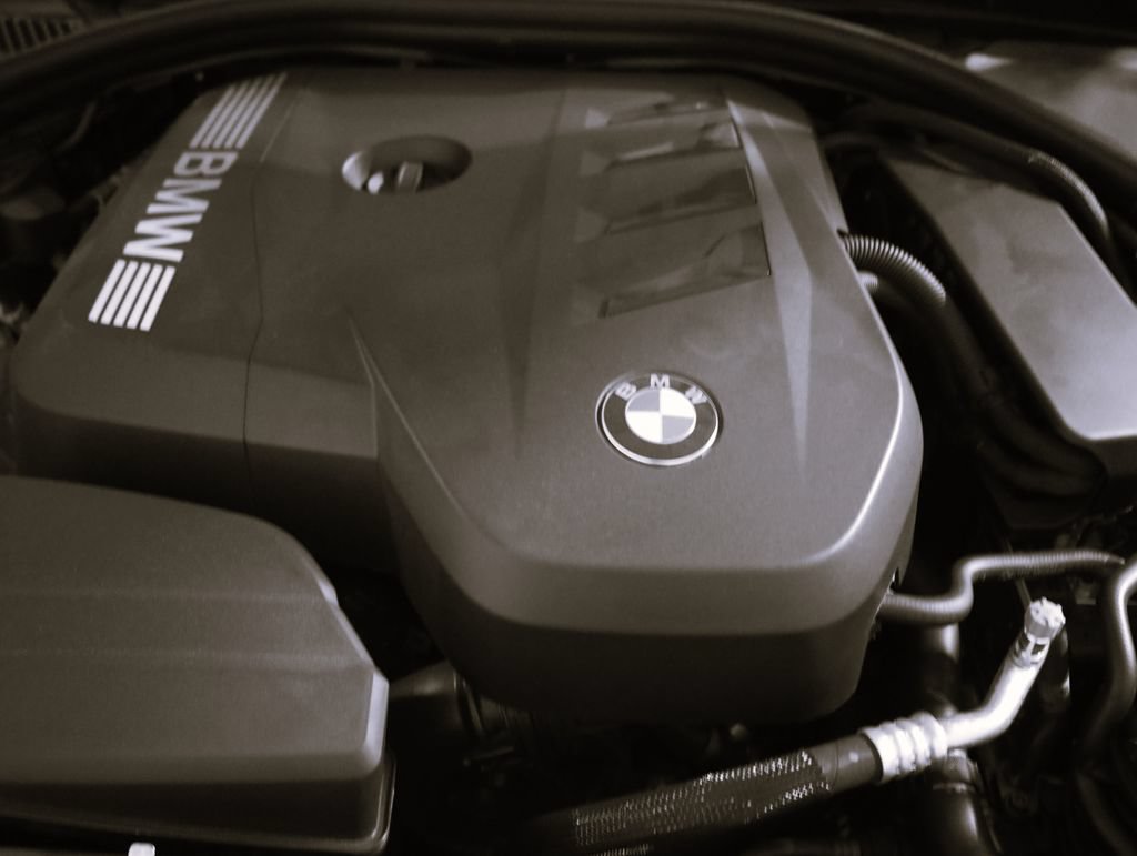Used 2025 BMW 330i xDrive Sedan w/ Premium Package AWD/4WD image 80