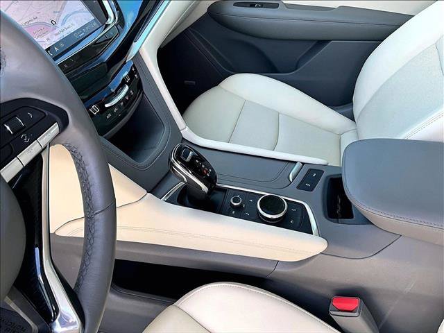 Certified 2025 Cadillac XT6 Premium Luxury w/ Technology Package FWD image 15